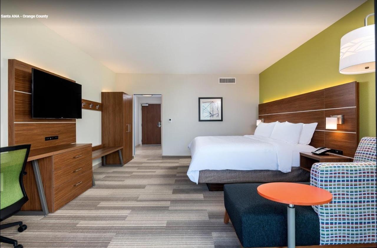 Holiday Inn Express & Suites Santa Ana - Orange County By Ihg المظهر الخارجي الصورة