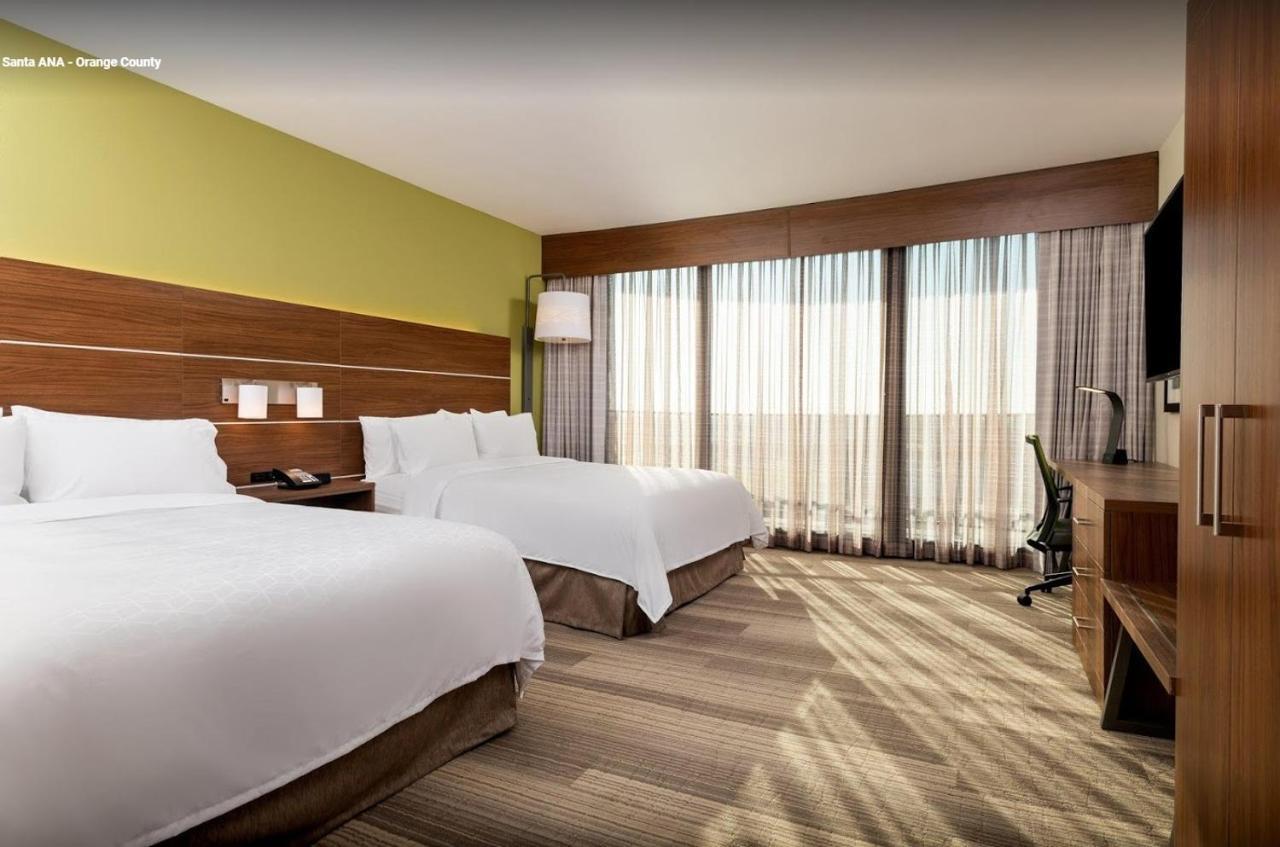 Holiday Inn Express & Suites Santa Ana - Orange County By Ihg المظهر الخارجي الصورة